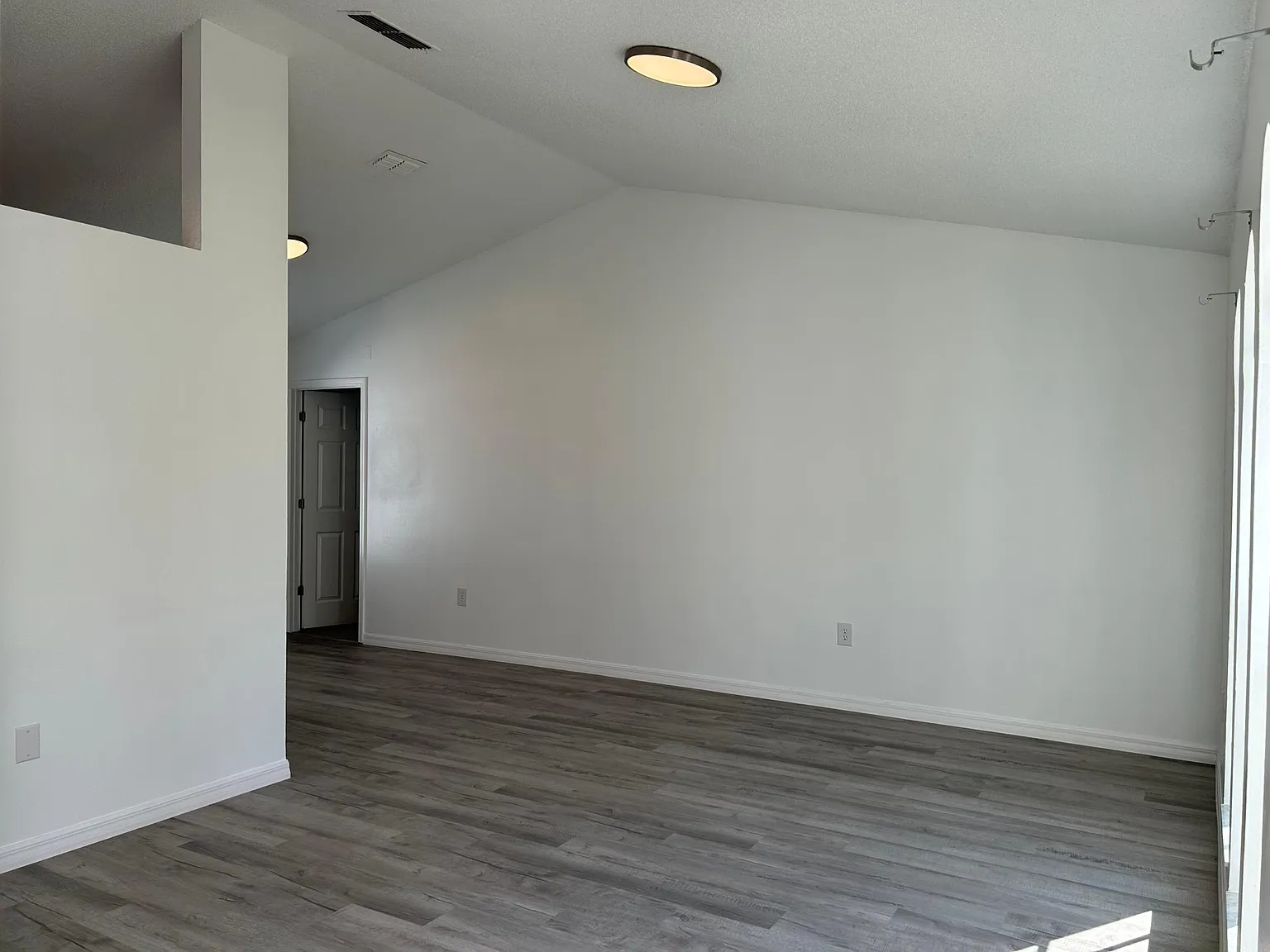 3 bed, $1,950 — Photo 3