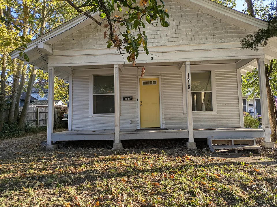 1618 Paris Rd