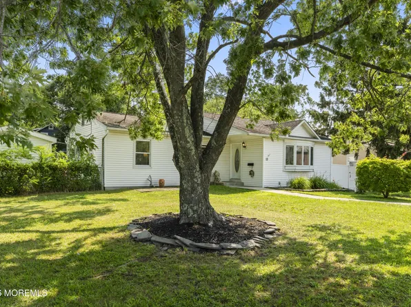 13 Chestnut Street, Farmingdale, NJ 07727