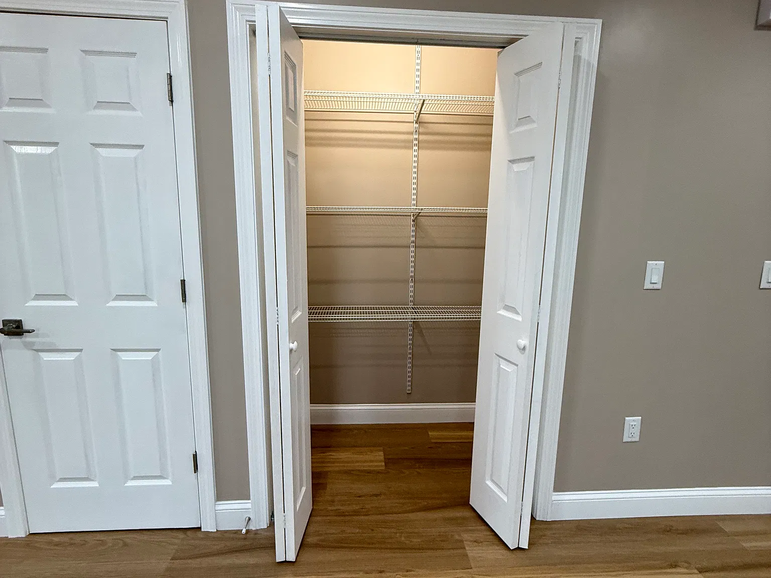 3 bed, 1.5 bath, 1400 sqft, $2,600 — Photo 3