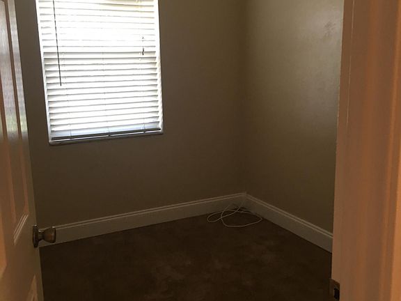 4th image of 3811 W Wallace Ave