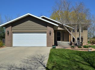 2214 16th Ave NW, Aberdeen, SD 57401