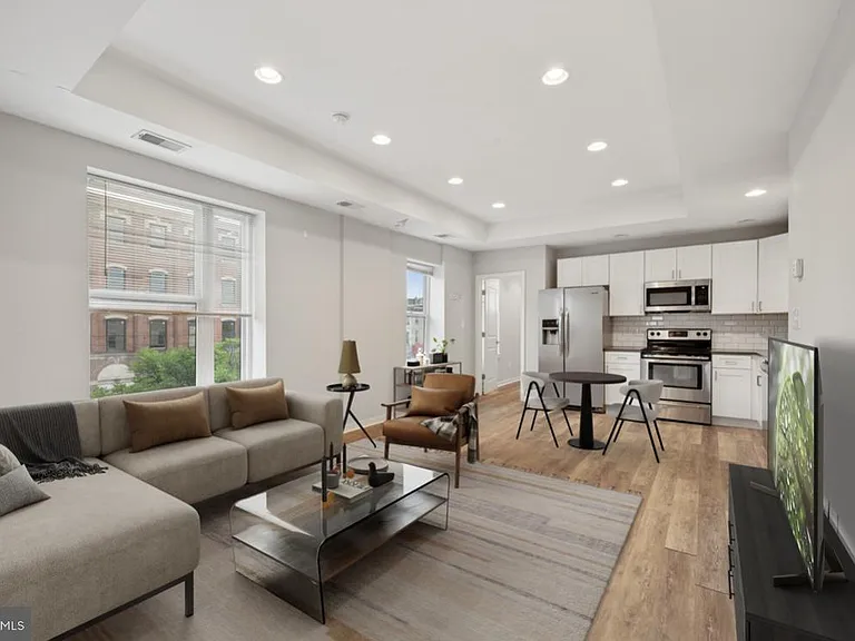 501-03 W Girard Ave #3 — Photo 1