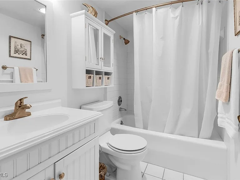 4396 Bowsprit Ct #2E — Photo 26