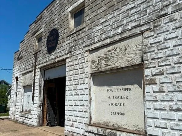 405 Sand St, Ravenswood, WV 26164