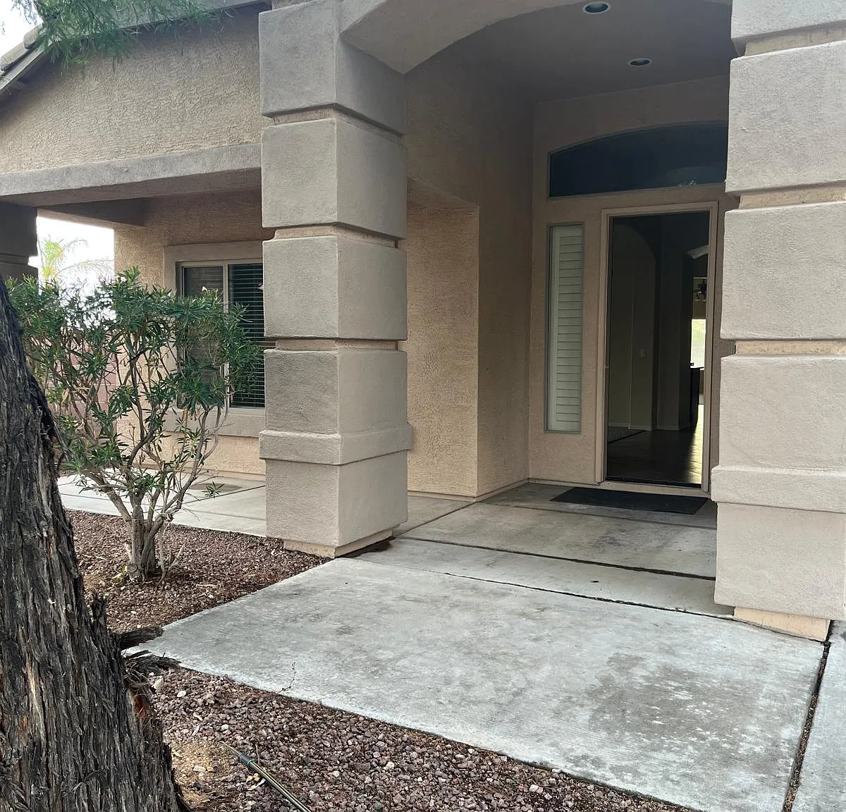 4 bed, 3.0 bath, 2704 sqft, $3,300 — Photo 2
