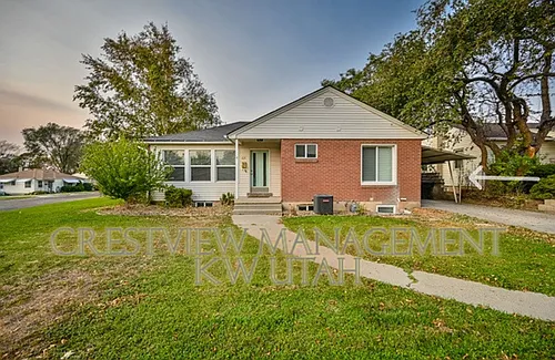 Martin Triplex Photo 1