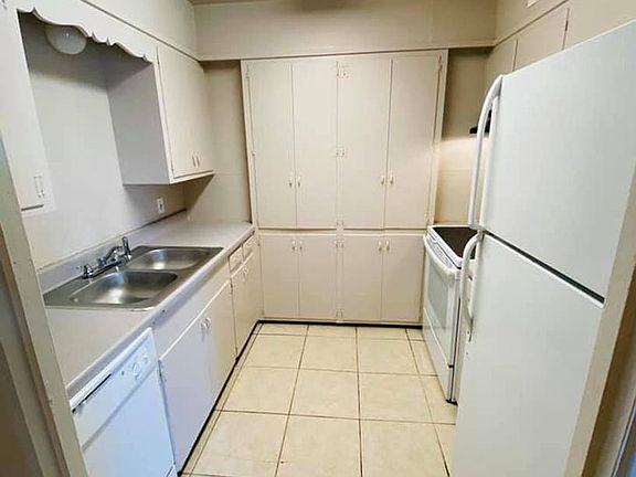 5th image of 880 N 7th St APT 11