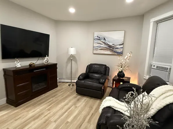 1502 39th Street image 3 of 12