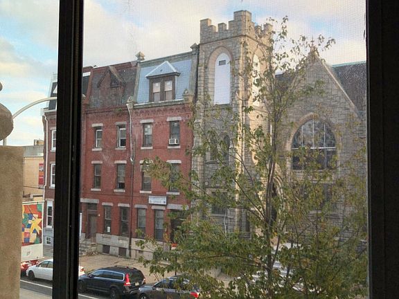 4th image of 1521-1523 W Girard Ave #201