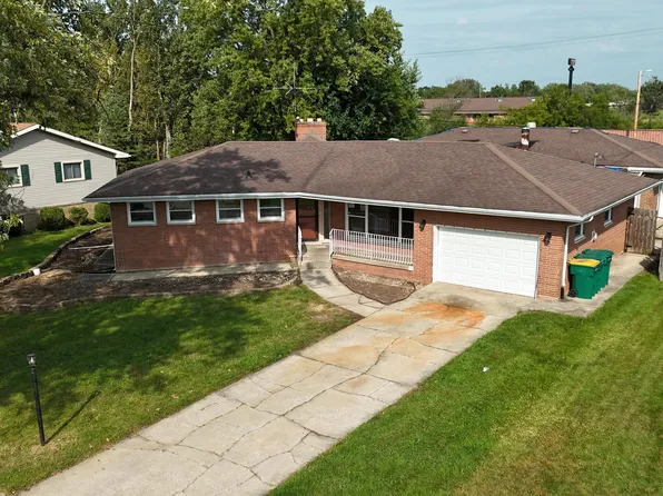 7815 Carolina Pl, Merrillville, IN 46410