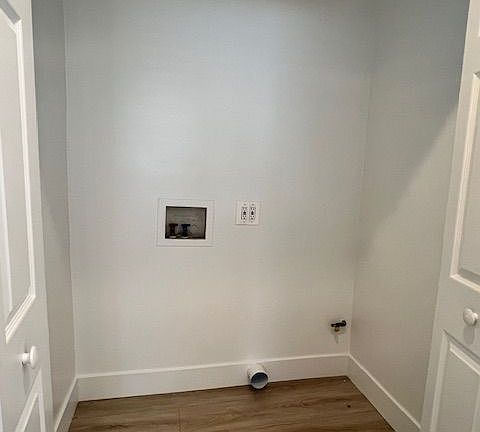 4th image of 727 S Prairie Ave #727