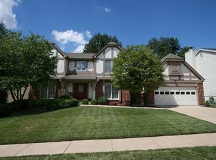 12 Rolling Meadows Ct, Saint Charles, MO