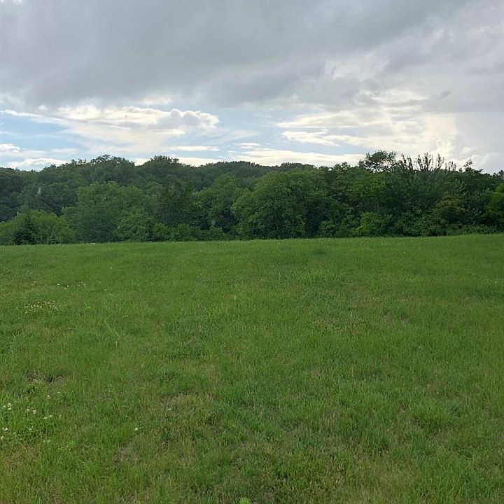 2nd image of 57 Hickory Heights Ln