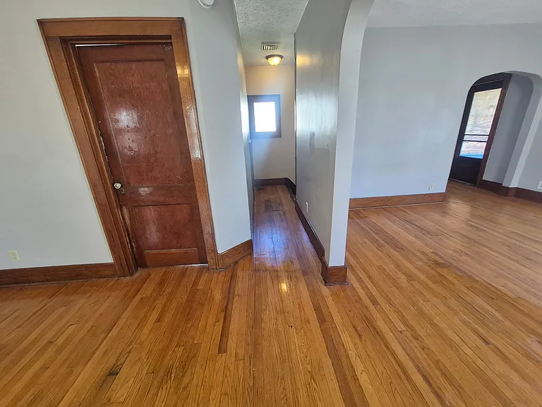 360-362 Locust Ave #2 — Photo 8