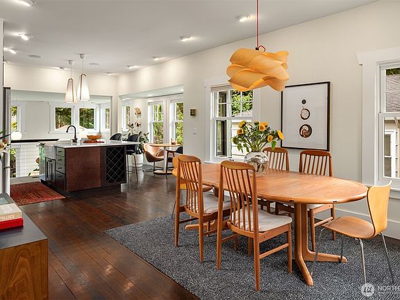 4th image of 3132 35th Avenue S