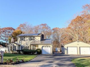 32 Hope Ct, Selden, NY 11784