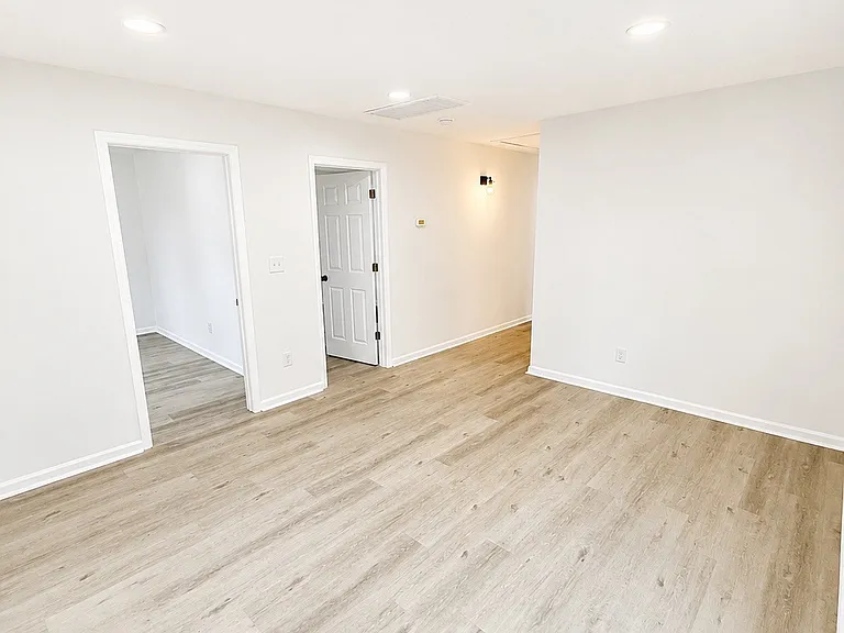 1808 Cephas St — Photo 4