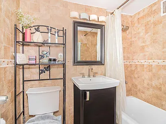 Sold by Pantiga Group