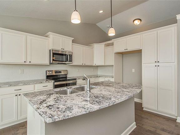 5th image of 2517 7th Avenue Ct SW