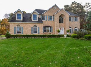 3 Lombardi Ct, Monroe Township, NJ 08831
