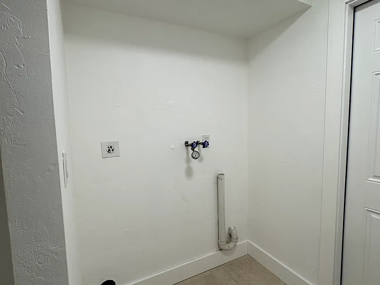 1200 Moore Ave — Photo 4