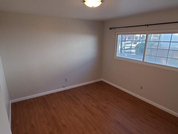 5th image of 2919 Columbia St #2921