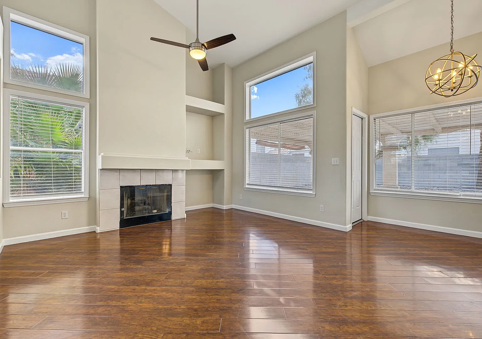 Upgraded 3-Bedroom home in Henderson Cul-de-sac! — Photo 3