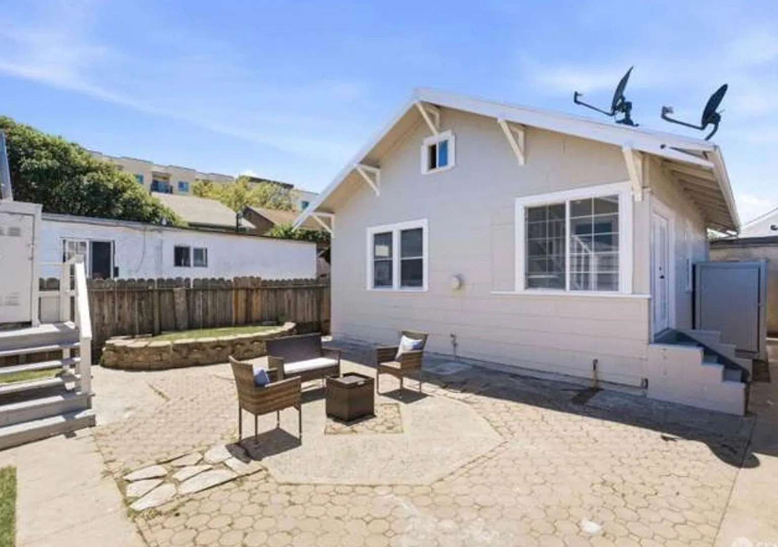 Charming 1 bedroom 1 office 1 loft House in Richmond — Photo 1