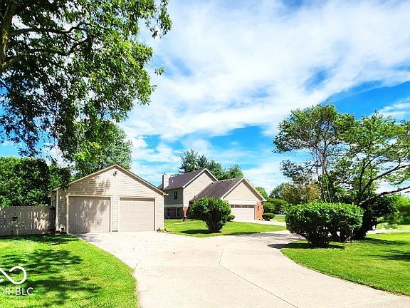 2nd image of 3927 Wildwood Dr