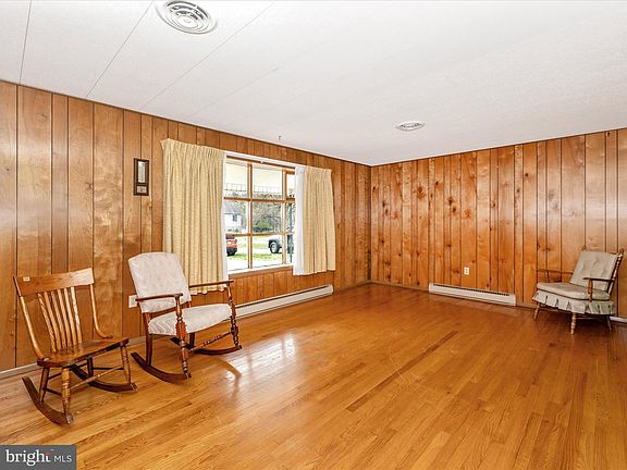 4th image of 6 Schaller Ln