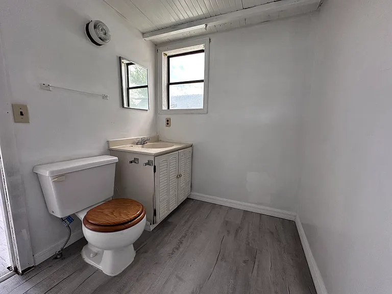 5100 Little Lake Ct #10 — Photo 12