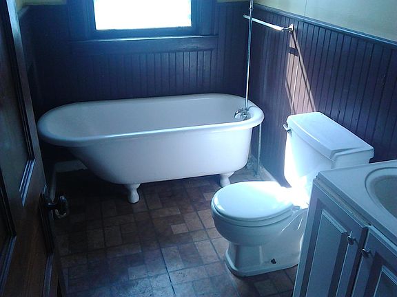 4th image of 251 Landon St #2