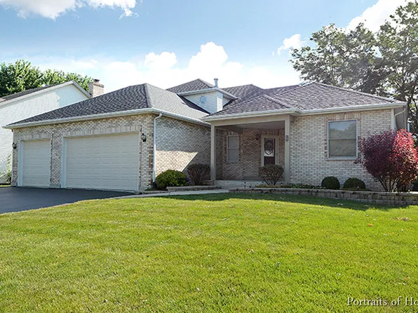 428 Windsor Dr, Oswego, IL 60543