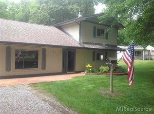 6670 Holland Rd, Algonac, MI 48001