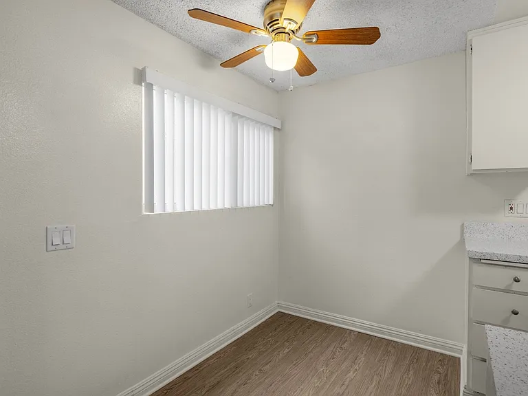 Park Place Apartments — Photo 41