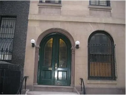 Rented by Douglas Elliman | media 19