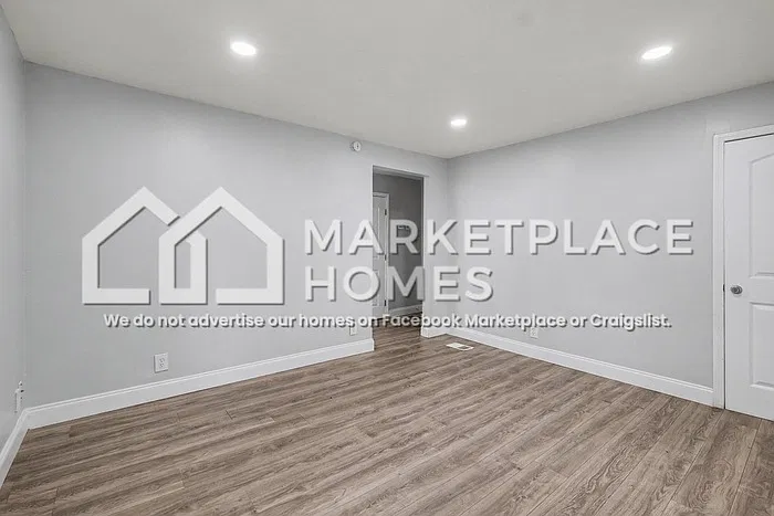 2 bed, 1.0 bath, 1271 sqft, $1,325 — Photo 3
