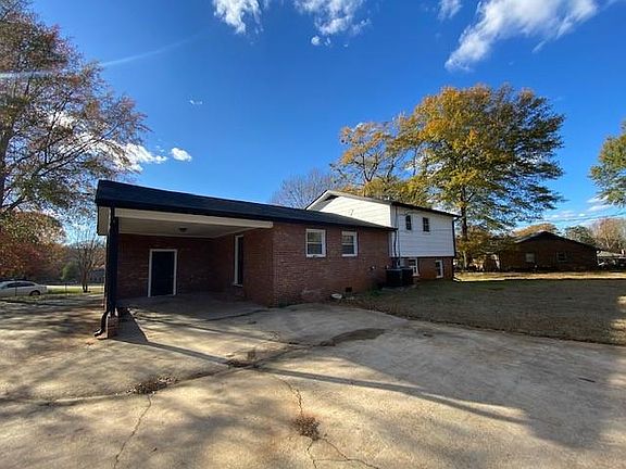 2nd image of 118 West Dr