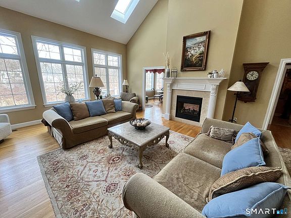 5th image of 5 Westmont Road