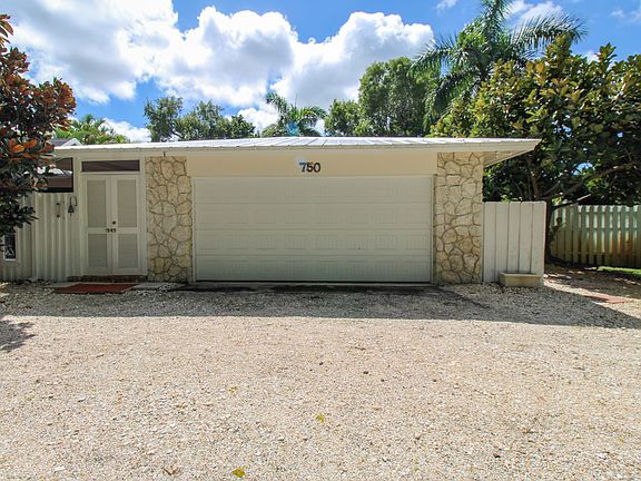2nd image of 750 Pine Ct