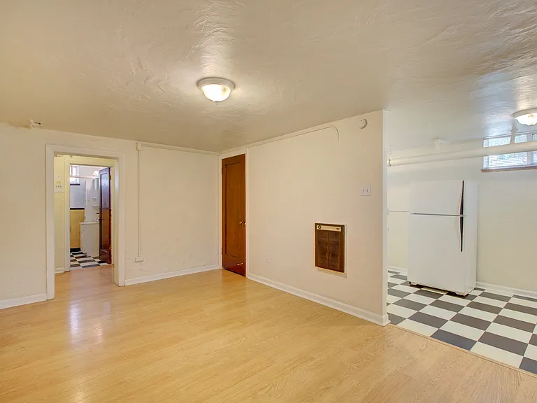 Elegante Apartments — Photo 11