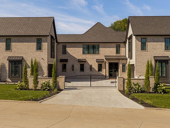3rd image of 3820 E Eaglescliffe Drive