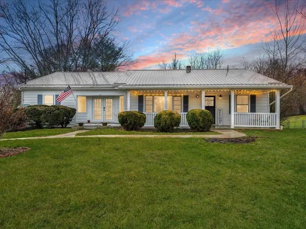 144 Locust Ave, Dublin, VA 24084