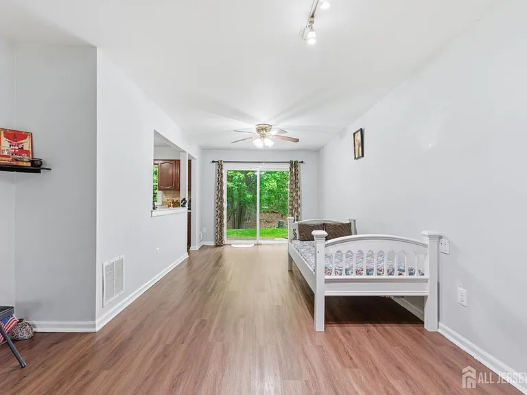 2804 Cricket Cir — Photo 6
