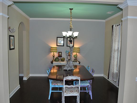 Formal Dining/Flex Space