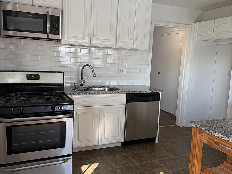 40 Grasmere Ave #44B — Photo 7