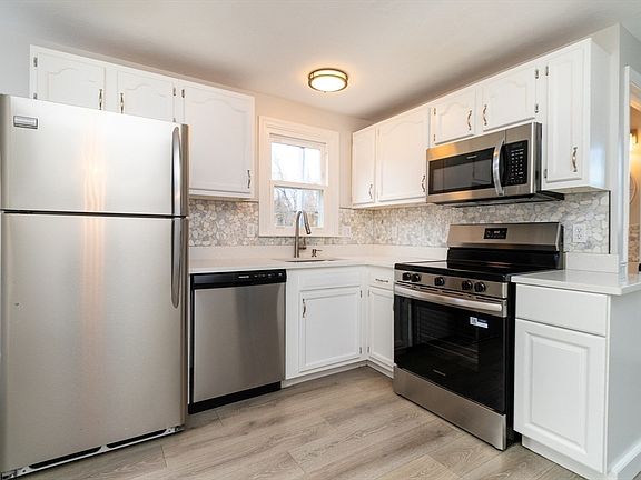4th image of 3753 N Main St #1