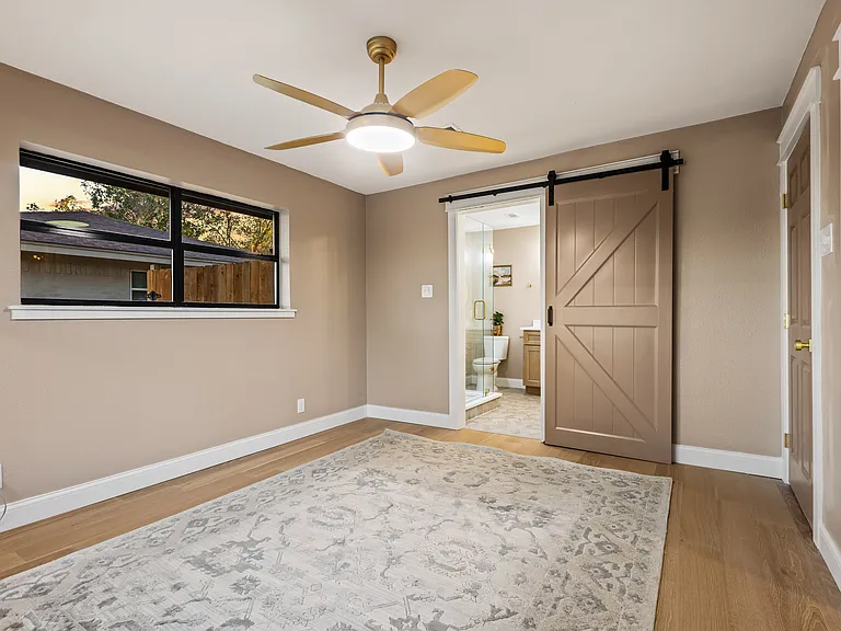 2214 Rex Cruse Dr — Photo 30