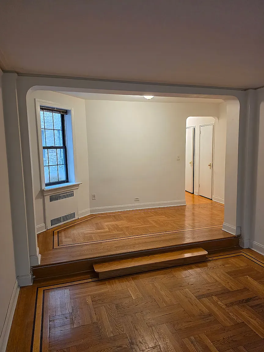 330 East 71st Street — Photo 2